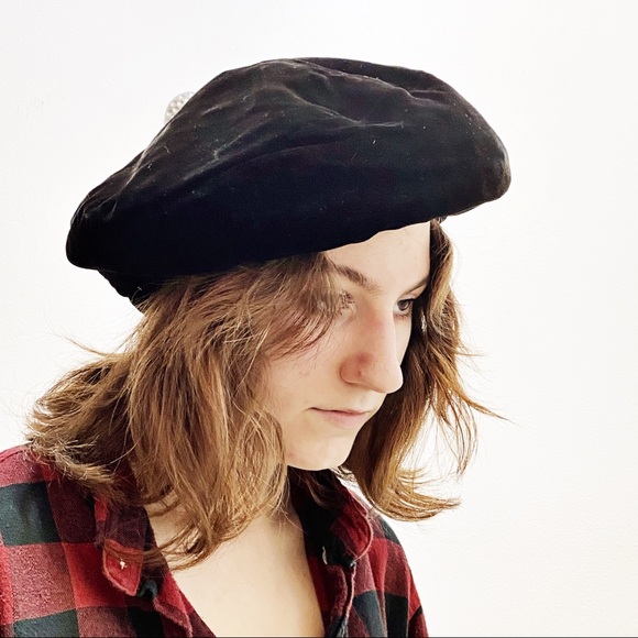 Yves Saint Laurent Accessories - Host Pick 🎉 Yves Saint Laurent YSL Rare Vintage 60s Black Velvet Beret Hat